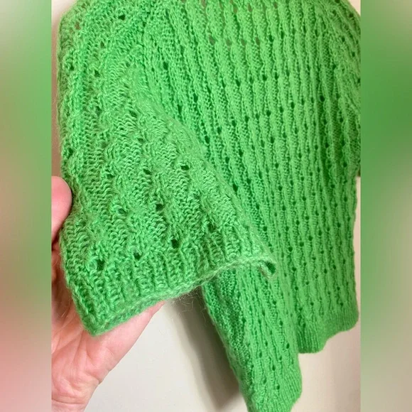 Green Open Knit Eyelet Short Sleeve V Neck Sweater Hand Knit S/M Cottagecore - Picture 7 of 9